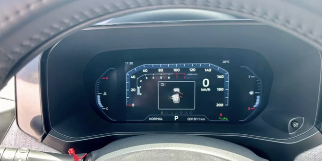 Chạy 1.600km, Mitsubishi Xforce lướt đầu tiên bán lại giá như xe mới - Ảnh 2.