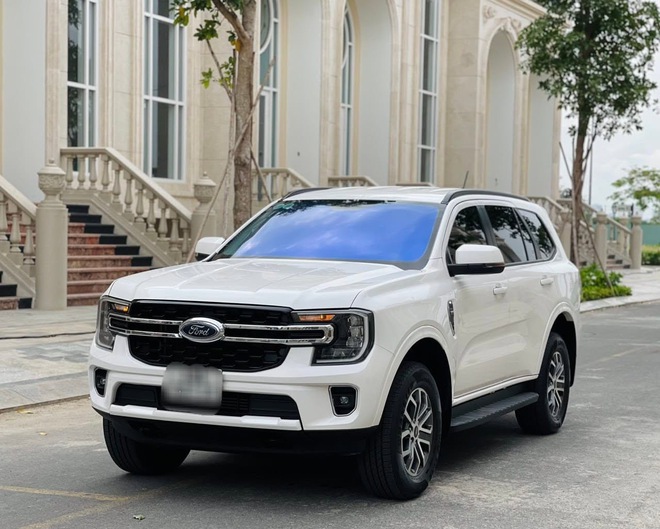 Giá xe Ford Everest lăn bánh tháng 11/2024: Giảm không phanh đấu Hyundai Santa Fe- Ảnh 4.