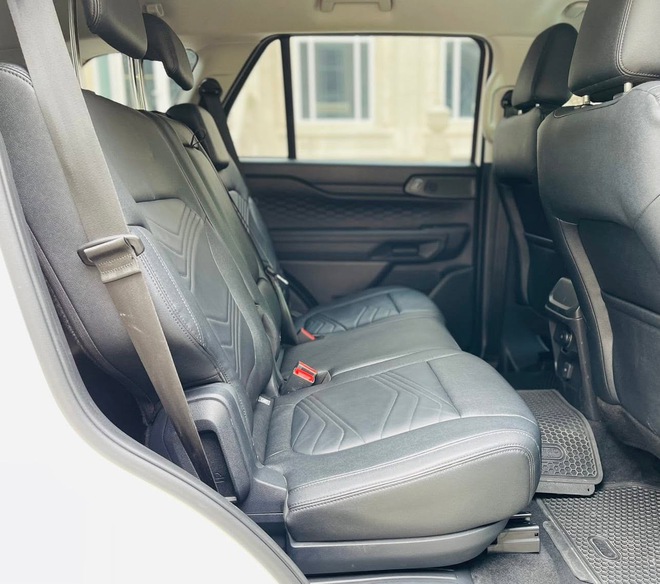 Giá xe Ford Everest lăn bánh tháng 11/2024: Giảm không phanh đấu Hyundai Santa Fe- Ảnh 7.