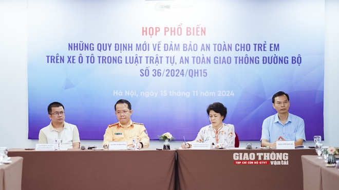 Sẽ bắt buộc sử dụng thiết bị an toàn riêng cho trẻ em trên ôtô- Ảnh 6. Sẽ bắt buộc sử dụng thiết bị an toàn riêng cho trẻ em trên ôtô- Ảnh 6.