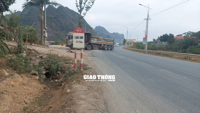 Lạng Sơn: Dự án khu đô thị 1.600 tỷ đồng tại Chi Lăng “coi thường” yêu cầu bảo đảm ATGT- Ảnh 2. Lạng Sơn: Dự án khu đô thị 1.600 tỷ đồng tại Chi Lăng “coi thường” yêu cầu bảo đảm ATGT- Ảnh 2.