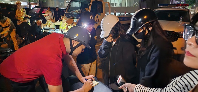 Video liên quân cảnh sát Hà Nội hoá trang vây bắt Video liên quân cảnh sát Hà Nội hoá trang vây bắt