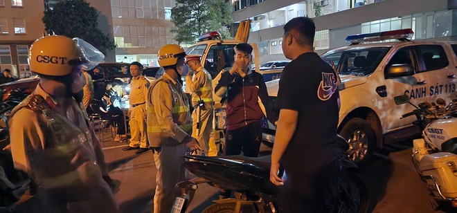 Video liên quân cảnh sát Hà Nội hoá trang vây bắt Video liên quân cảnh sát Hà Nội hoá trang vây bắt