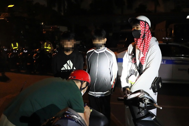 Video liên quân cảnh sát Hà Nội hoá trang vây bắt Video liên quân cảnh sát Hà Nội hoá trang vây bắt