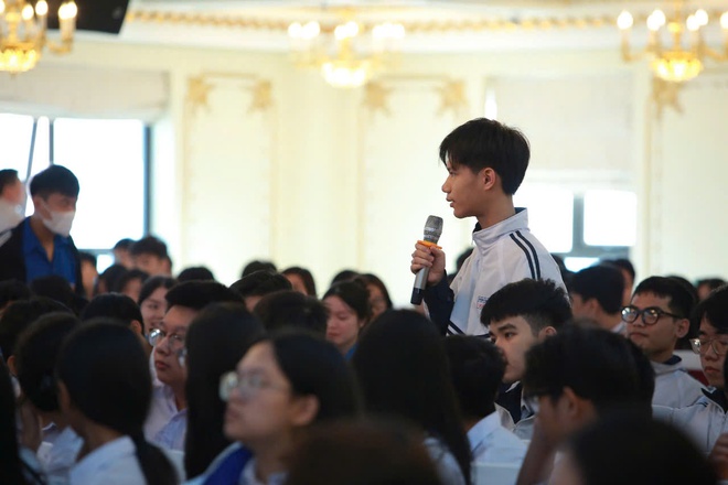 Thông điệp cảnh tỉnh hành vi giao xe cho con em từ 