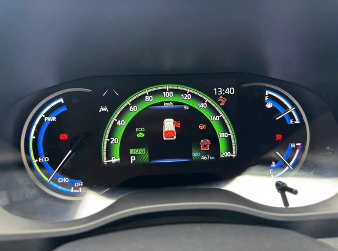 Chạy hơn 400 km, Toyota Innova Cross bản tiết kiệm xăng hiếm hoi lên sàn xe lướt, giá bao nhiêu?- Ảnh 2. Chạy hơn 400 km, Toyota Innova Cross bản tiết kiệm xăng hiếm hoi lên sàn xe lướt, giá bao nhiêu?- Ảnh 2.