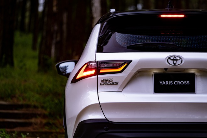 Giá xe Toyota Yaris Cross lăn bánh tháng 12/2024: Rẻ hơn KIA Seltos, Hyundai Creta- Ảnh 7.