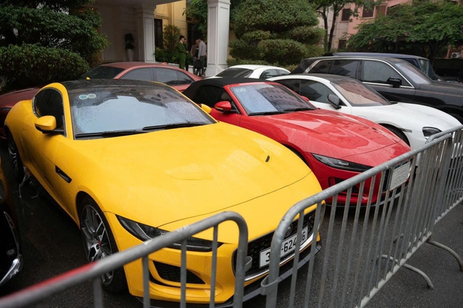 Soi giá dàn siêu xe hơn trăm tỷ đồng của Mr Pips- Ảnh 4. Soi giá dàn siêu xe hơn trăm tỷ đồng của Mr Pips- Ảnh 4.