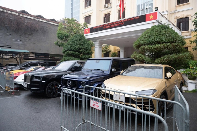 Soi giá dàn siêu xe hơn trăm tỷ đồng của Mr Pips- Ảnh 6. Soi giá dàn siêu xe hơn trăm tỷ đồng của Mr Pips- Ảnh 6.