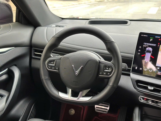 VinFast VF7 lướt xuất hiện, giá bán bất ngờ- Ảnh 5.