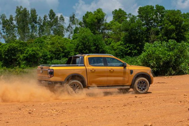 Giá xe Ford Ranger lăn bánh tháng 12/2024: Bán chạy vẫn ưu đãi sâu- Ảnh 4. Giá xe Ford Ranger lăn bánh tháng 12/2024: Bán chạy vẫn ưu đãi sâu- Ảnh 4.
