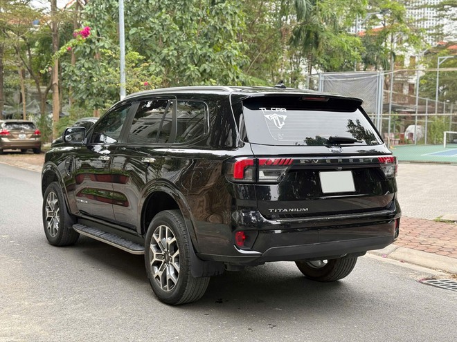 Giá xe Ford Everest lăn bánh tháng 1/2025: Giảm không phanh để xả kho- Ảnh 5.