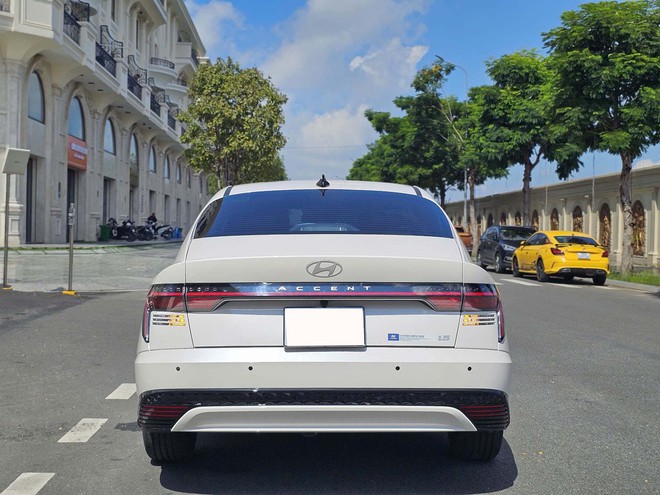 Hyundai Accent 2024 lướt rao bán rẻ hơn cả trăm triệu đồng- Ảnh 4.