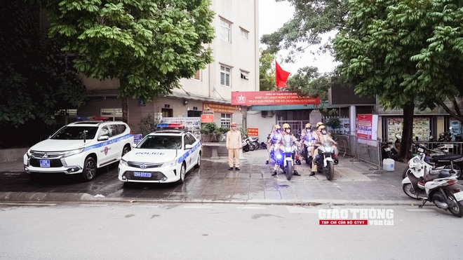 CSGT Hà Nội kiểm tra camera hành trình, phạt nghiêm tài xế vi phạm - Ảnh 3.