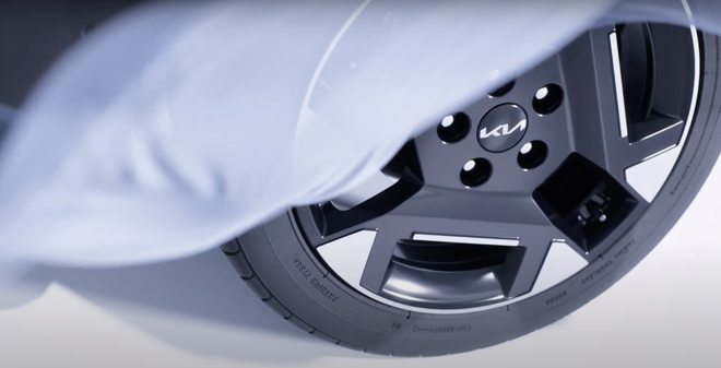 Lộ diện mẫu A-SUV KIA Syros trước ngày ra mắt- Ảnh 3. Lộ diện mẫu A-SUV KIA Syros trước ngày ra mắt- Ảnh 3.