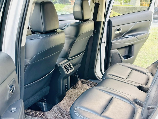 Giá xe Mitsubishi Outlander lăn bánh tháng 2/2025: Giảm không phanh đấu Mazda CX-5- Ảnh 7.