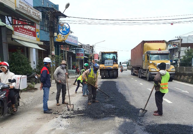 Khắc phục hư hỏng mặt đường, đảm bảo giao thông trên QL1, QL1D, QL19 qua 2 tỉnh Bình Định và Phú Yên- Ảnh 10.