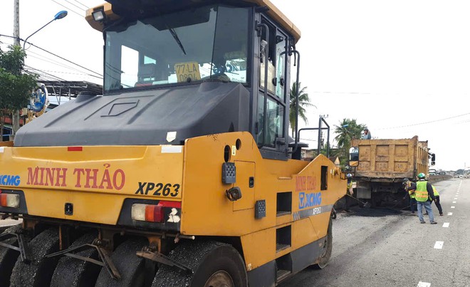 Khắc phục hư hỏng mặt đường, đảm bảo giao thông trên QL1, QL1D, QL19 qua 2 tỉnh Bình Định và Phú Yên- Ảnh 7.