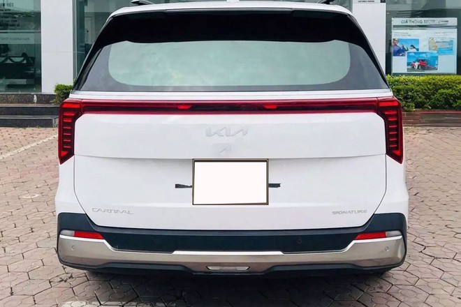 KIA Carnival 2024 lướt đầu tiên xuất hiện, mức giá khiến người dùng tò mò- Ảnh 4.