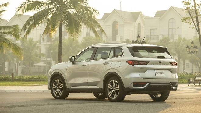 Giá xe Ford Territory lăn bánh tháng 1/2025: Ưu đãi rẻ hơn Mazda CX-5- Ảnh 4. Giá xe Ford Territory lăn bánh tháng 1/2025: Ưu đãi rẻ hơn Mazda CX-5- Ảnh 4.