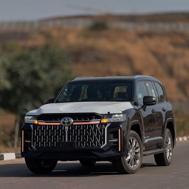 Toyota Land Cruiser GXR Trung Đông với diện mạo mới, sẽ sớm về Việt Nam- Ảnh 2. Toyota Land Cruiser GXR Trung Đông với diện mạo mới, sẽ sớm về Việt Nam- Ảnh 2.