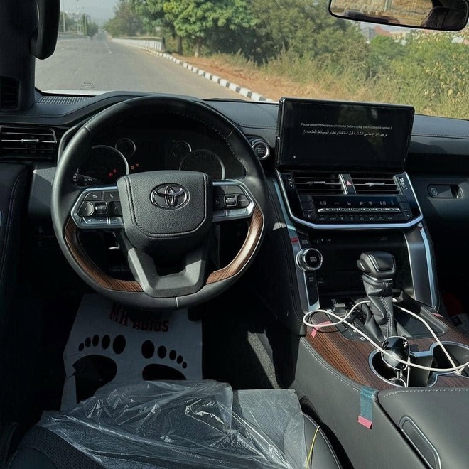 Toyota Land Cruiser GXR Trung Đông với diện mạo mới, sẽ sớm về Việt Nam- Ảnh 4. Toyota Land Cruiser GXR Trung Đông với diện mạo mới, sẽ sớm về Việt Nam- Ảnh 4.