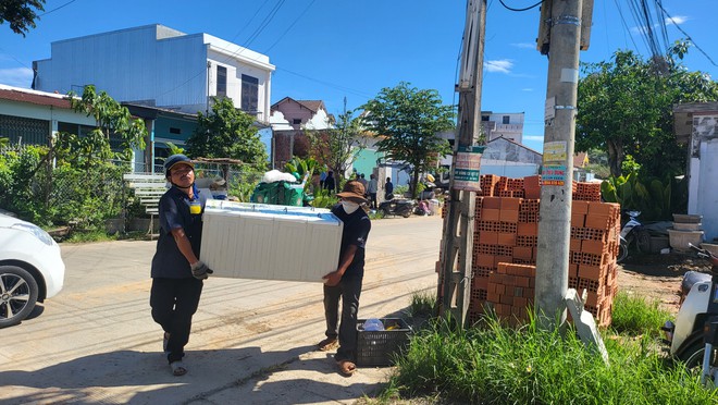 Người dân tự nguyện bàn giao mặt bằng thi công cao tốc Quảng Ngãi - Hoài Nhơn- Ảnh 19. Người dân tự nguyện bàn giao mặt bằng thi công cao tốc Quảng Ngãi - Hoài Nhơn- Ảnh 19.