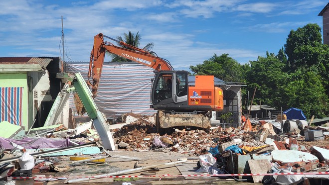 Người dân tự nguyện bàn giao mặt bằng thi công cao tốc Quảng Ngãi - Hoài Nhơn- Ảnh 13. Người dân tự nguyện bàn giao mặt bằng thi công cao tốc Quảng Ngãi - Hoài Nhơn- Ảnh 13.