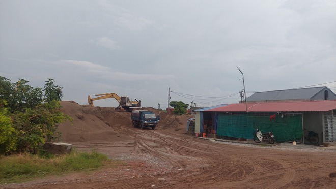 Nhiều cảng, bến thủy 