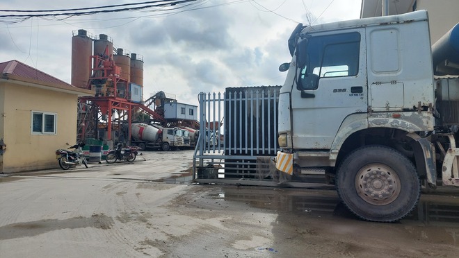 Nhiều cảng, bến thủy 