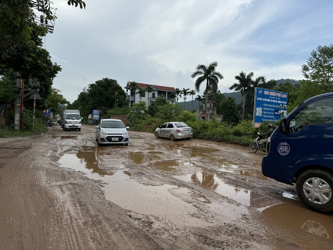 Cận cảnh: Tỉnh lộ 35 xuống cấp nghiêm trọng, TNGT liên tiếp xảy ra- Ảnh 4.