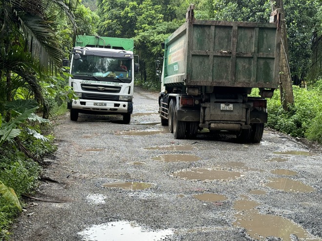 Cận cảnh: Tỉnh lộ 35 xuống cấp nghiêm trọng, TNGT liên tiếp xảy ra- Ảnh 12.