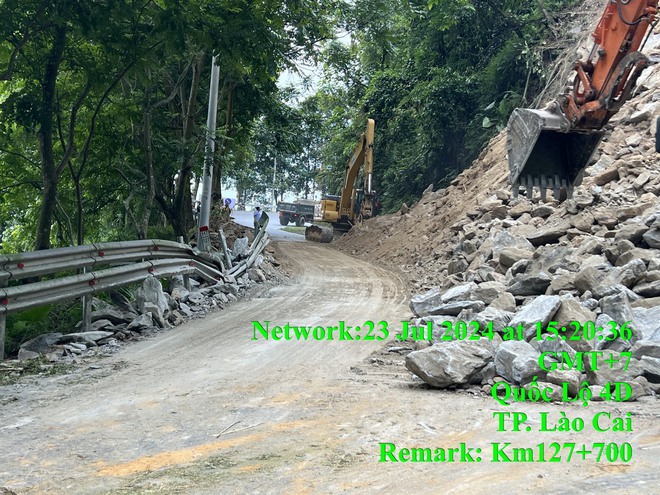 Video CSGT bám đường đảm bảo giao thông trong mưa bão- Ảnh 10.