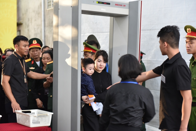 Thầm lặng đảm bảo ATGT ngày Quốc tang Tổng Bí thư Nguyễn Phú Trọng- Ảnh 10.