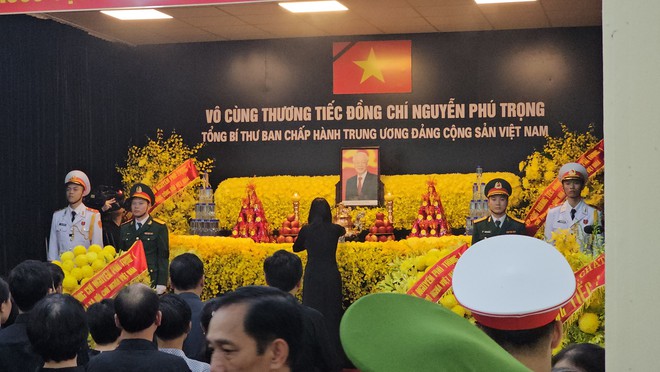 Thầm lặng đảm bảo ATGT ngày Quốc tang Tổng Bí thư Nguyễn Phú Trọng- Ảnh 6.