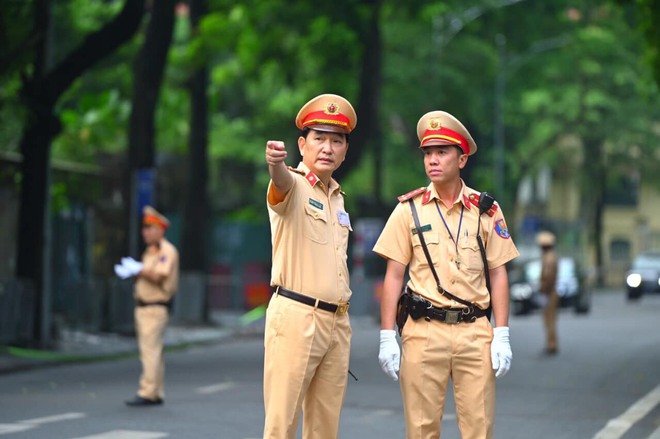 Thầm lặng đảm bảo ATGT ngày Quốc tang Tổng Bí thư Nguyễn Phú Trọng- Ảnh 4.