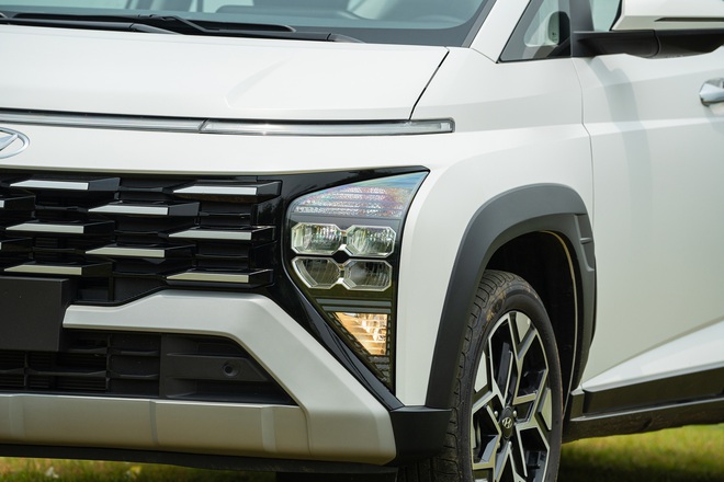 Hyundai Stargazer X: 