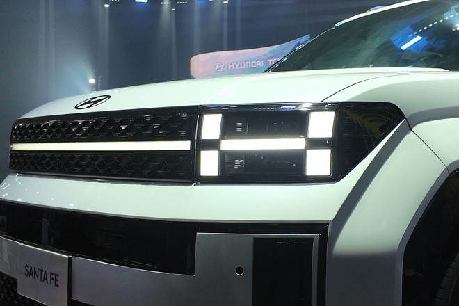 Hyundai Santa Fe tiếp tục xả kho để kéo khách - Ảnh 3.