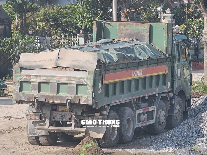 Xe có dấu hiệu quá tải vẫn