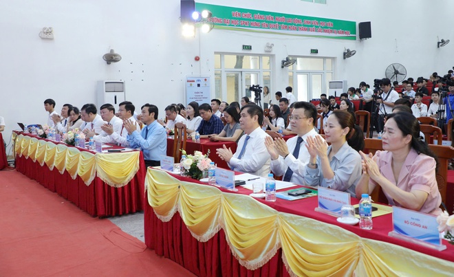 Đẩy mạnh công tác tuyên truyền ATGT đến đông đảo người dân - Ảnh 2.