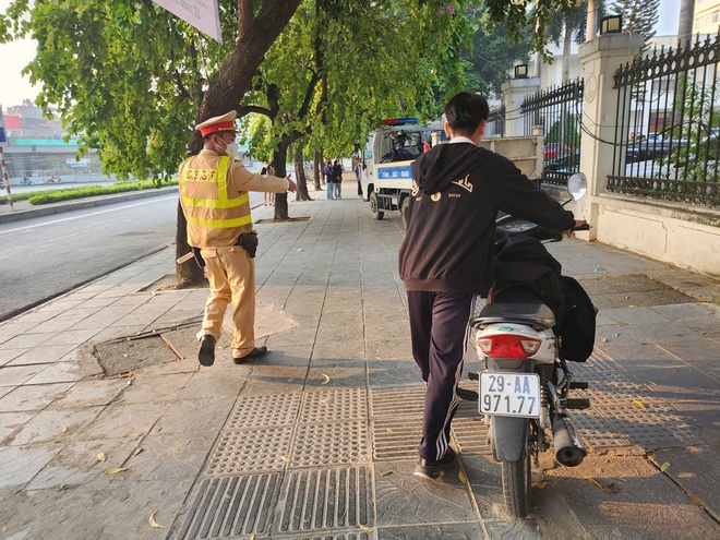 Sắp mở cao điểm xử lý vi phạm giao thông liên quan đến học sinh
- Ảnh 4.