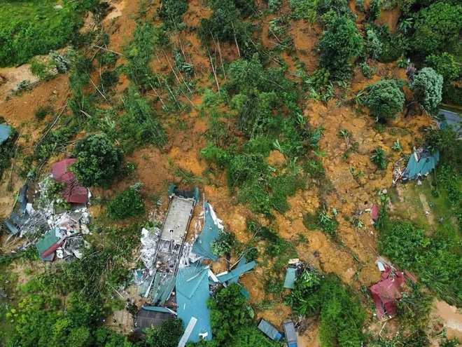 Dự kiến ngày mai (1/10), thông xe đoạn QL2 ở Hà Giang sạt lở vùi lấp nhiều người và xe- Ảnh 6. Dự kiến ngày mai (1/10), thông xe đoạn QL2 ở Hà Giang sạt lở vùi lấp nhiều người và xe- Ảnh 6.