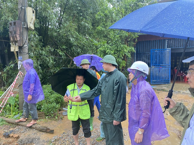 Dự kiến ngày mai (1/10), thông xe đoạn QL2 ở Hà Giang sạt lở vùi lấp nhiều người và xe- Ảnh 3. Dự kiến ngày mai (1/10), thông xe đoạn QL2 ở Hà Giang sạt lở vùi lấp nhiều người và xe- Ảnh 3.