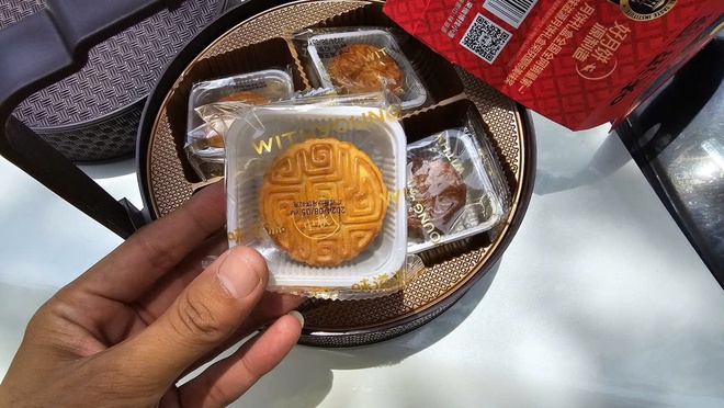 Kiểm tra nồng độ cồn phát hiện tài xế chở 9 tấn kẹo, hơn 1 nghìn bánh trung thu không nguồn gốc- Ảnh 2. Kiểm tra nồng độ cồn phát hiện tài xế chở 9 tấn kẹo, hơn 1 nghìn bánh trung thu không nguồn gốc- Ảnh 2.