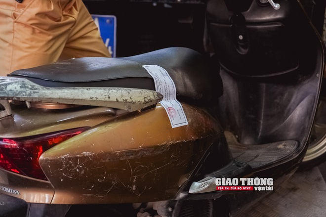 Sáng ngày khai giảng, CSGT xử nghiêm vi phạm giao thông - Ảnh 11.
