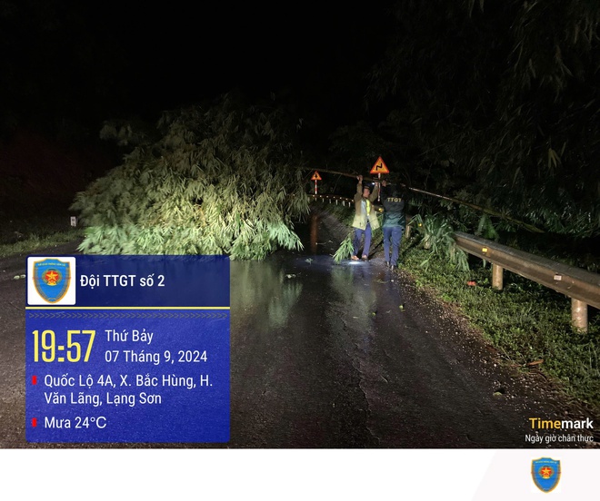 Ngành GTVT Lạng Sơn huy động gần 500 cán bộ, công nhân đảm bảo giao thông trong bão số 3- Ảnh 1.