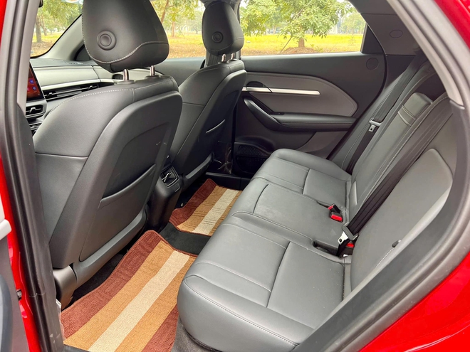 Chạy 3.000 km, VinFast VF6 tiêu chuẩn bán lại giá bất ngờ- Ảnh 8. Chạy 3.000 km, VinFast VF6 tiêu chuẩn bán lại giá bất ngờ- Ảnh 8.