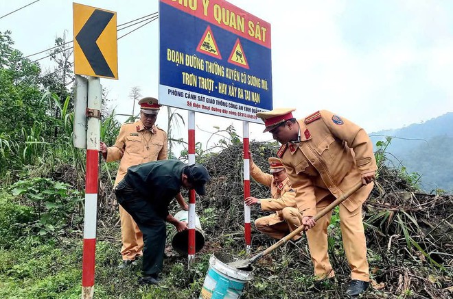 CSGT Quảng Nam trao 