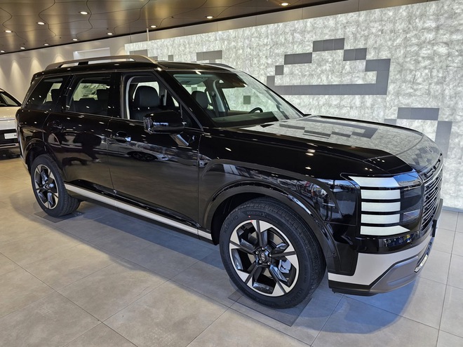 Cận cảnh Hyundai Palisade 2025 tại đại lý: Nội thất gây tranh cãi- Ảnh 2.