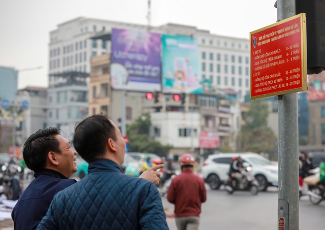 Hà Nội lắp biển tuyên truyền Nghị định 168 tại 58 nút giao, chi tiết nhiều mức phạt- Ảnh 3.